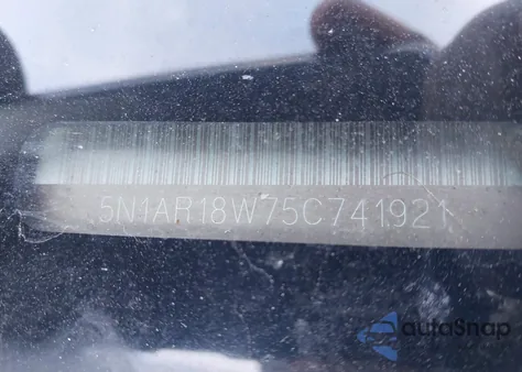 2005 Nissan Pathfinder Se Off-Road z USA, uszkodzony, nr VIN 5N1AR18W75C741921